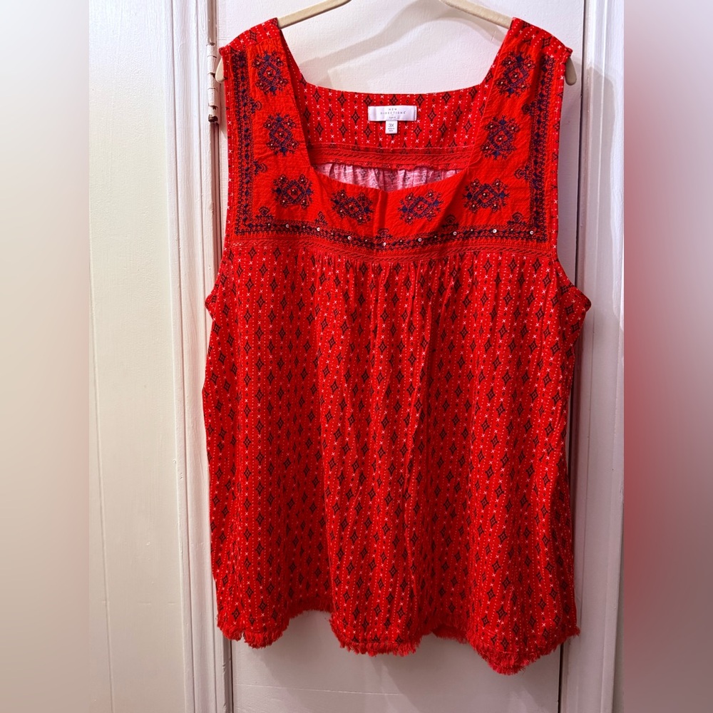 Trio of Women’s plus size sleeveless tops. Nicely detailed in a great bundle! - Picture 8 of 16